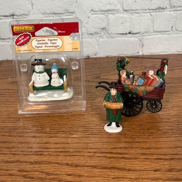 Vtg, Dept 56, DICKENS VILLAGE, Chelsea Market Curiosities Monger & Cart, 5827-0 - Picture 1 of 6